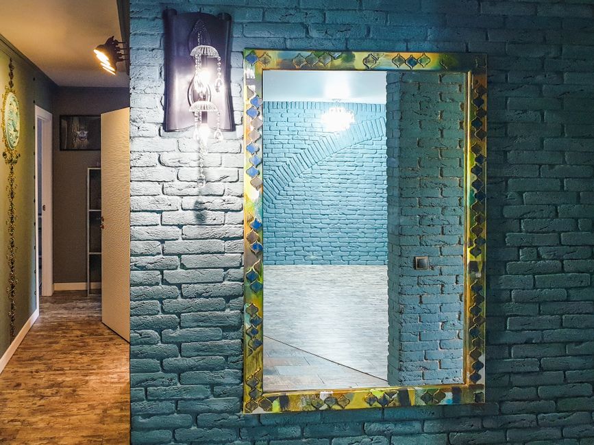 Подсветка зеркала в прихожей: CRI, цветовая температура и блок питания